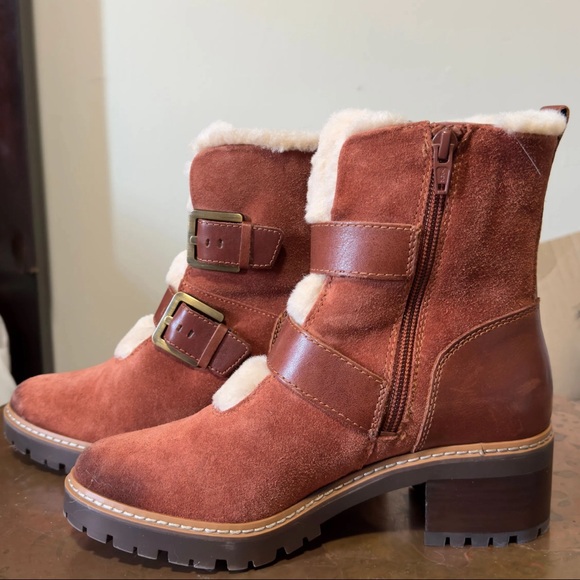 Naturalizer Suede Leather Ankle boots with zippers & cozy faux fur inside & trim - Picture 3 of 4